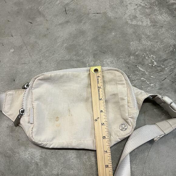 Lululemon LU9BG8S Women's One Size Beige Everywhere Belt Bag (92) - Picture 8 of 9